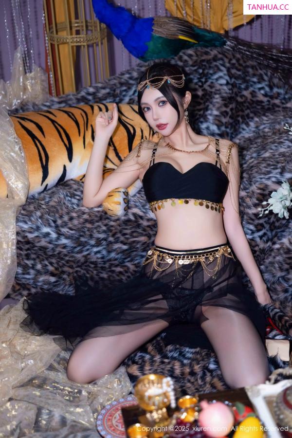 綺裡嘉 绮里嘉 [XiuRen]高清写真图 2025.03.14 No.10018 绮里嘉ula 黑丝美腿第20张图片